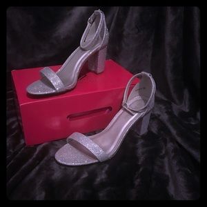 Dream Paris Chunk-Silver Glitter heels